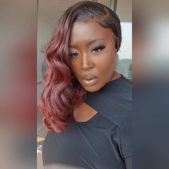 💯Very gently worn 13x4 Lace Frontal Burgundy Body Wave Wig in 20 inches ✨️ - Picture 4 of 8